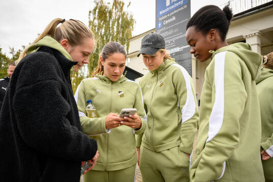Alice Bergström, Mary Caroline Wickenheiser, goalkeeper