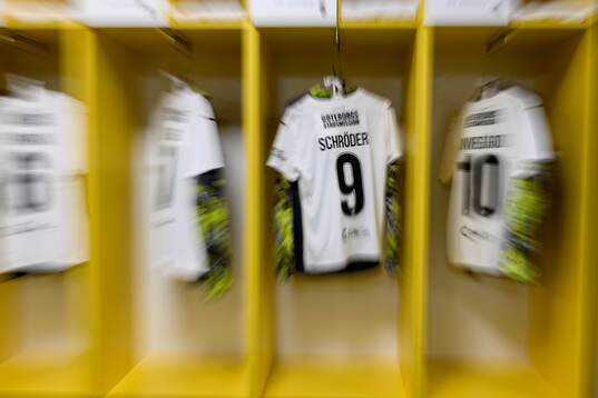 The jersey of Felicia Schröder of Häcken