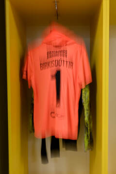 The jersey of goalkeeper Fanney Birkisdottir of Häcken