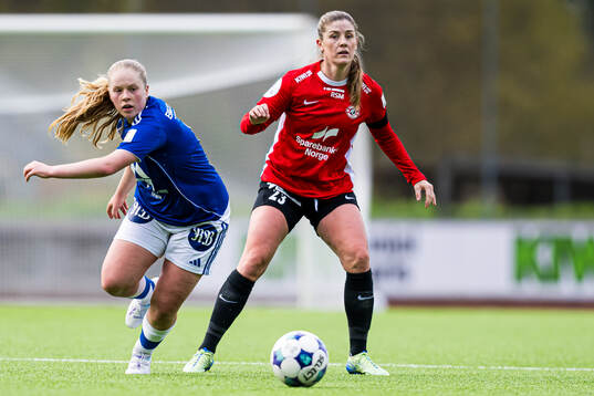 Helena Nygård of Molde and Maren Mjelde of Arna-Bjørnar