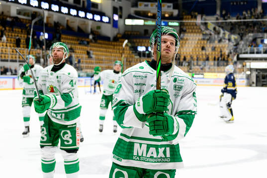 Rögles Filip Johansson jublar