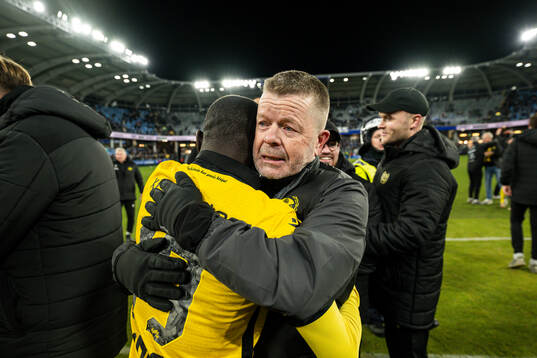 Mjällbys tränare Anders Torstensson jublar