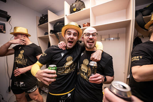 Mjällbys Jesper Gustavsson och fystränare Albin Pålsson