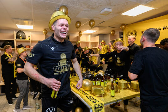 Mjällbys Jacob Bergström jublar
