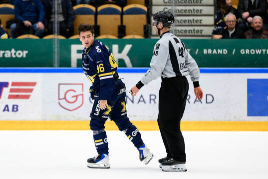 HV71s Nikola Pasic deppar