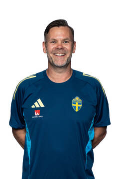 Medical doctor Pierre Rotzius of the Swedish women's