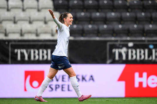Eskilstuna Uniteds Felicia Rogic jublar