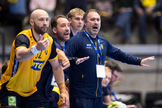 Assistant coach Patrik Fahlgren and head coach Michael