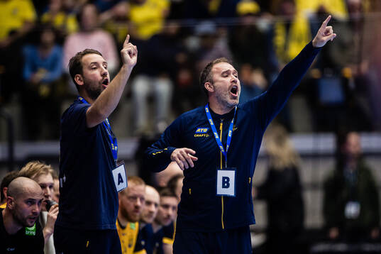 Assistant coach Patrik Fahlgren and head coach Michael