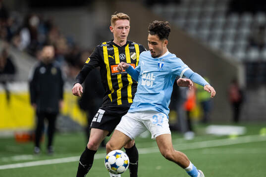 Häckens Julius Lindberg och Malmö FFs Adrian Skogmar