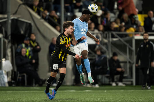 Häckens Adam Lundkvist och Malmö FFs Emmanuel Ekong