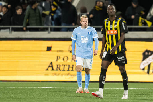 Malmö FFs Oscar Lewicki deppar