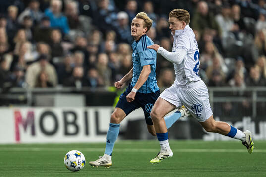 Djurgårdens Oskar Fallenius och IFK Göteborgs Noah Tolf