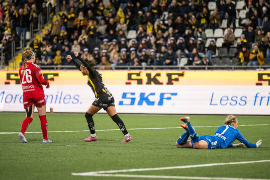Häckens Felicia Schröder jublar och Linköpings Moira