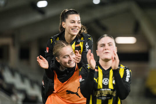 Häckens Helena Sampaio jublar