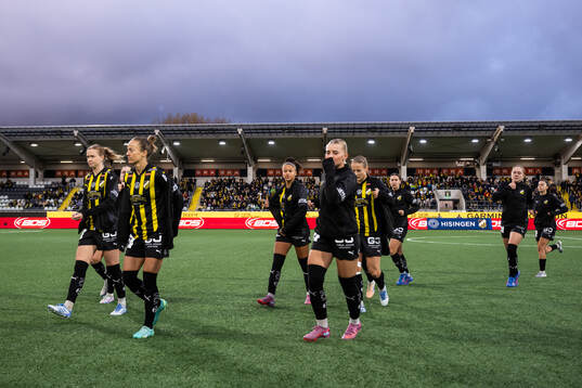 Häckens Emma Östlund, Aivi Luik, Felicia Schröder och