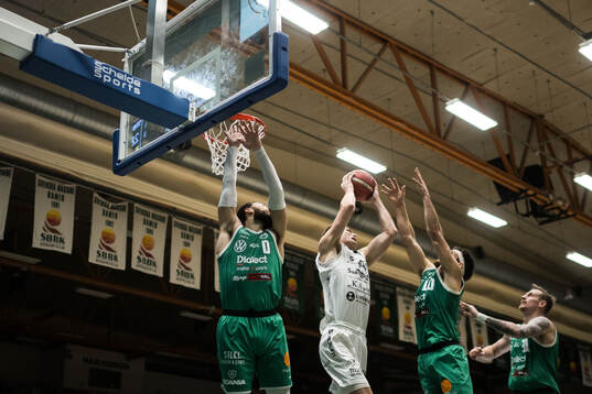 Södertäljes Elias Desport och Norrköpings Ben