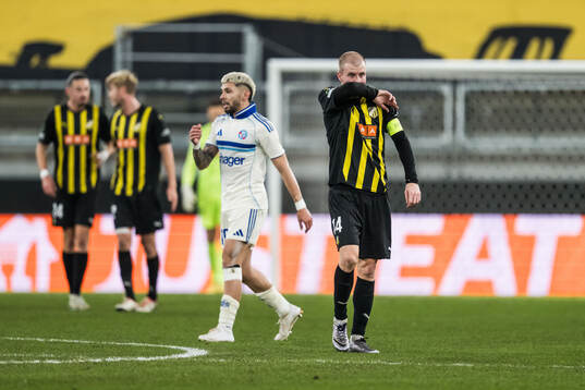 Simon Gustafson of Häcken looks dejected
