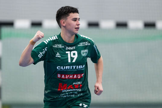 Skurus Michelle Holgersson jublar