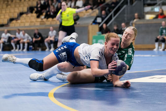 Aranäs Tilda Kjörling och Skurus Anna Lehtinen