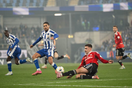 IFK Göteborgs Thomas Santos och IFK Norrköpings Tim Prica