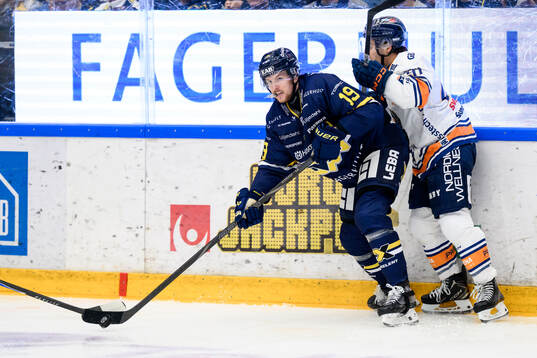 HV71s Niklas Hansson och Växjös Felix Robert