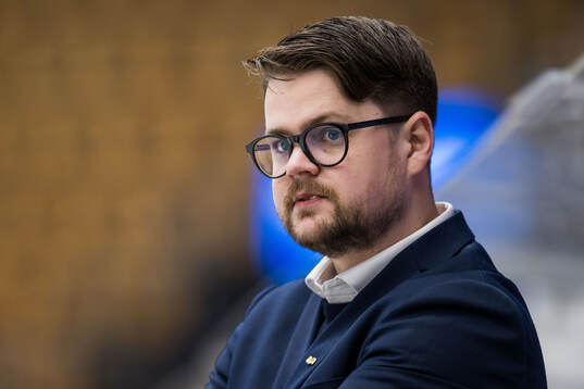 HV71s assisterande tränare Emil Larsson