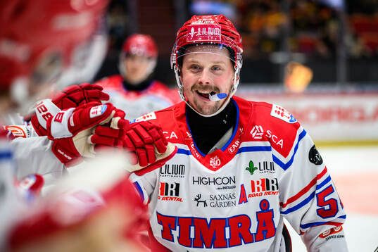 Timrås Jonathan Dahlén jublar
