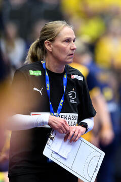 Head coach Helle Thomsen of Denmark
