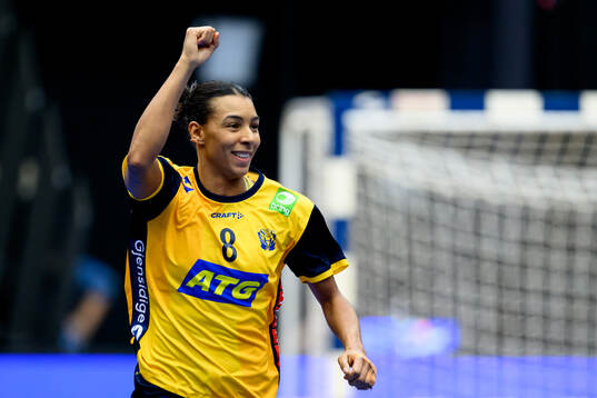 Jamina Roberts of Sweden celebrates