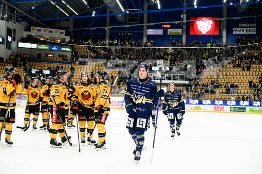 HV71s Hugo Fransson deppar