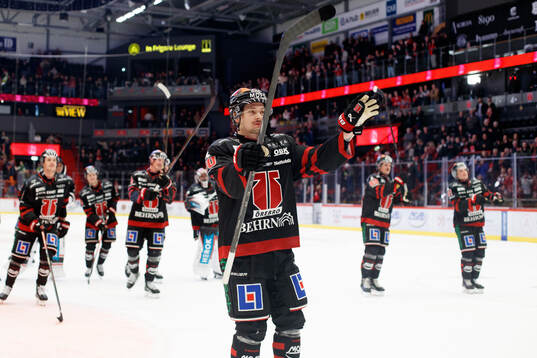 Örebros Sampo Ranta jublar