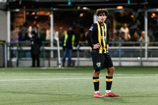 Hammarby TFFs Jordan Simpson deppar