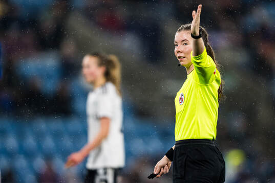 Stine Margrete Jensen, referee