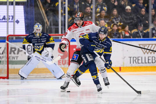 Örebros Patrik Karlkvist och HV71s Olle Alsing