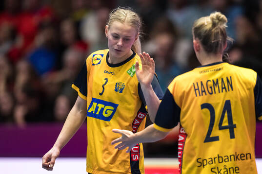 Nina Koppang and Nathalie Hagman of Sweden celebrating