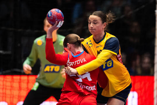 Eliska Desortova of Czech Republic and Olivia Löfqvist of
