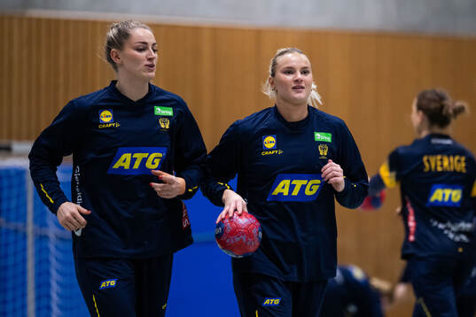 Kristin Thorleifsdottir and Clara Lerby of the Swedish