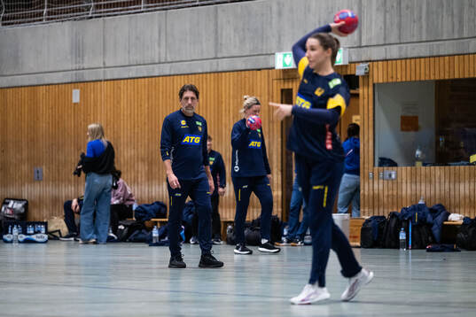 Head coach Tomas Axnér and Anna Lagerquist of the Swedish