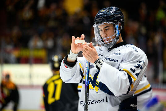 HV71s Jonathan Ang