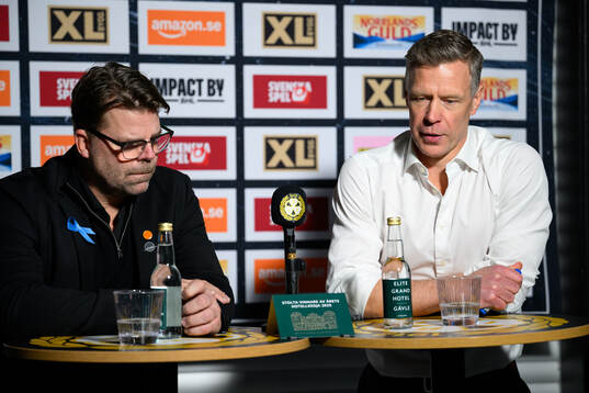 Brynäs assisterande tränare Ove Molin och HV71s