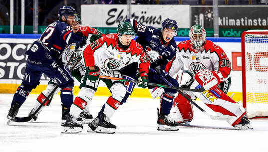 Frölundas Nicklas Lasu, målvakt Tobias Normann  och