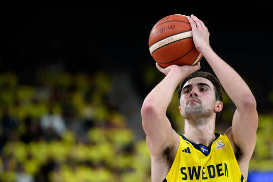 Olle Lundqvist of Sweden