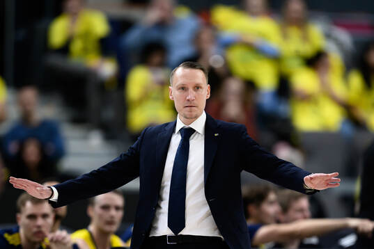 Head coach Mikko Riipinen of Sweden