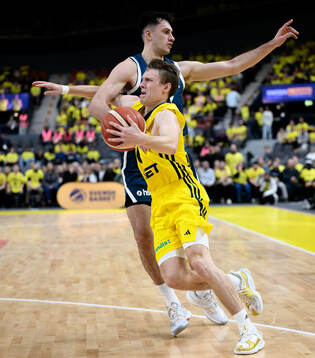 Urban Kroflic of Slovenia and Tobias Borg of Sweden