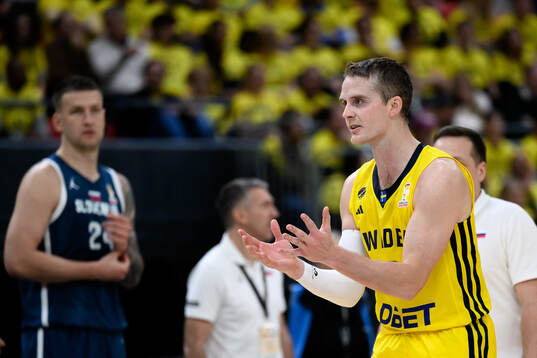 Ludvig Håkanson of Sweden looks dejected