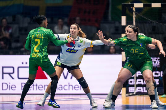 Anna Lagerquist of Sweden, Bruna de Paula and Marcela