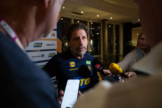 Head coach Tomas Axnér of the Swedish women's national