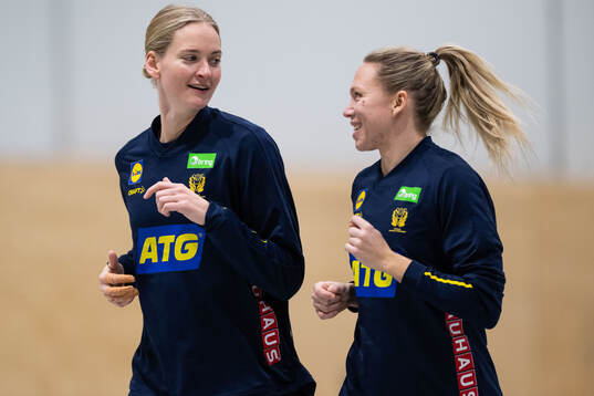 Goalkeeper Johanna Bundsen and Jenny Carlson of the Swedish