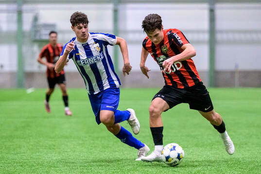 IFK Göteborgs Daniel Rizk och Brommapojkarnas Carl Aurell